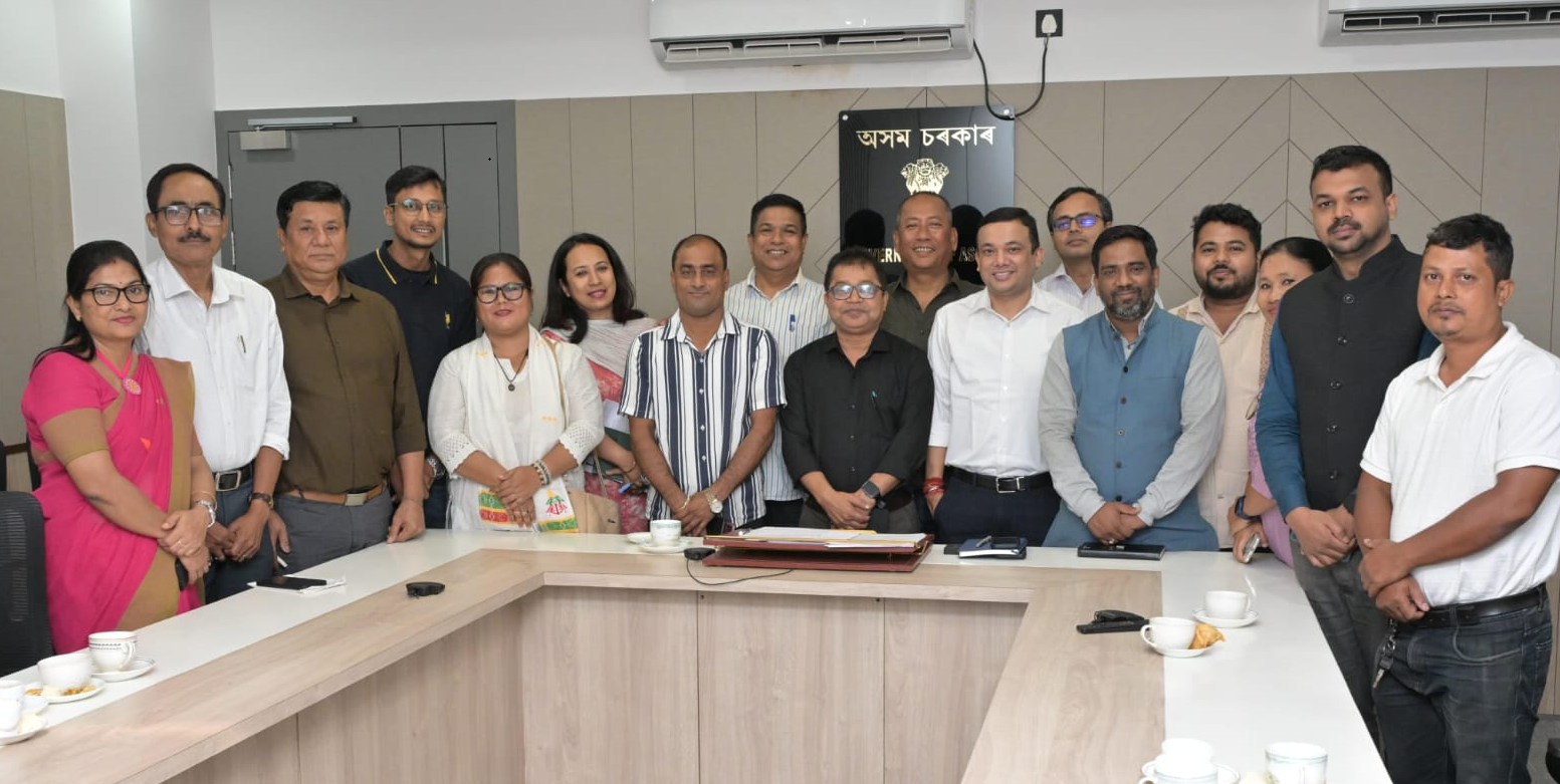 গুৱাহাটী প্ৰেছ ক্লাবৰ বিষয়ববীয়াৰে তথ্য আৰু জনসংযোগ বিভাগৰ গুৰুত্বপূৰ্ণ বৈঠক