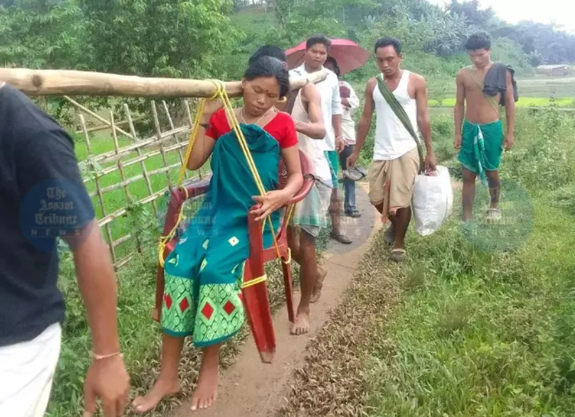 Garbhanga Villagers Carry Pregnant Woman for Kilometres as Road and Ambulance Fail Them