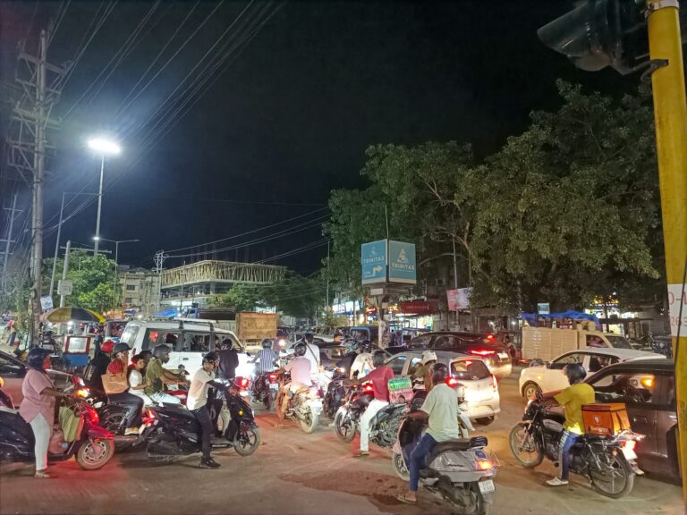 Chronic Traffic Jam at Barbari Chariali Exposes Cracks in Guwahati’s “Smart City” Claims