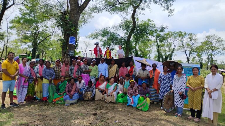 🔹চাহ জনগোষ্ঠীৰ মাজত সজাগতা বৃদ্ধিৰ উদ্দেশ্যে সুৰজিৎ একাডেমীৰ পুতলা নাচ পৰিৱেশন