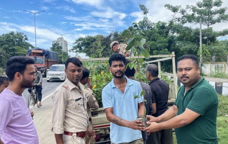 Khanamukh Forest Beat office distributes saplings