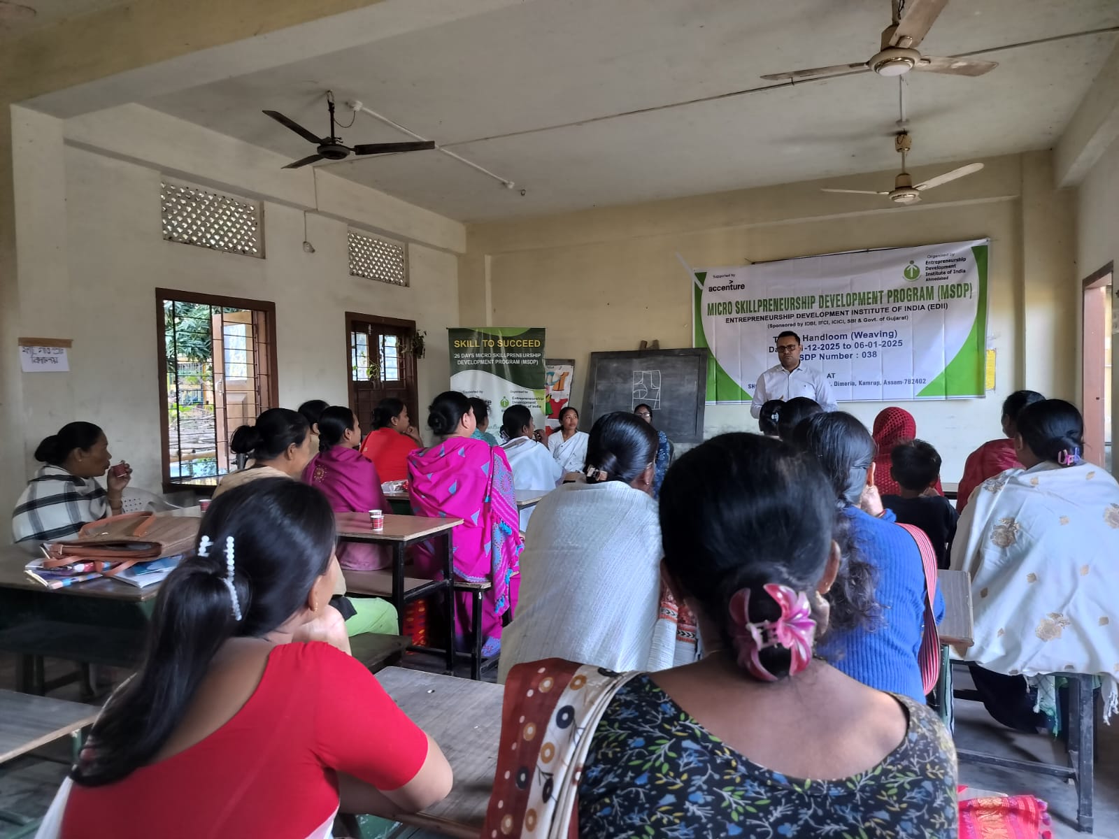 EDII and Accenture Launch 26-Day Handloom Skillpreneurship Program for Rural Women in Kamrup