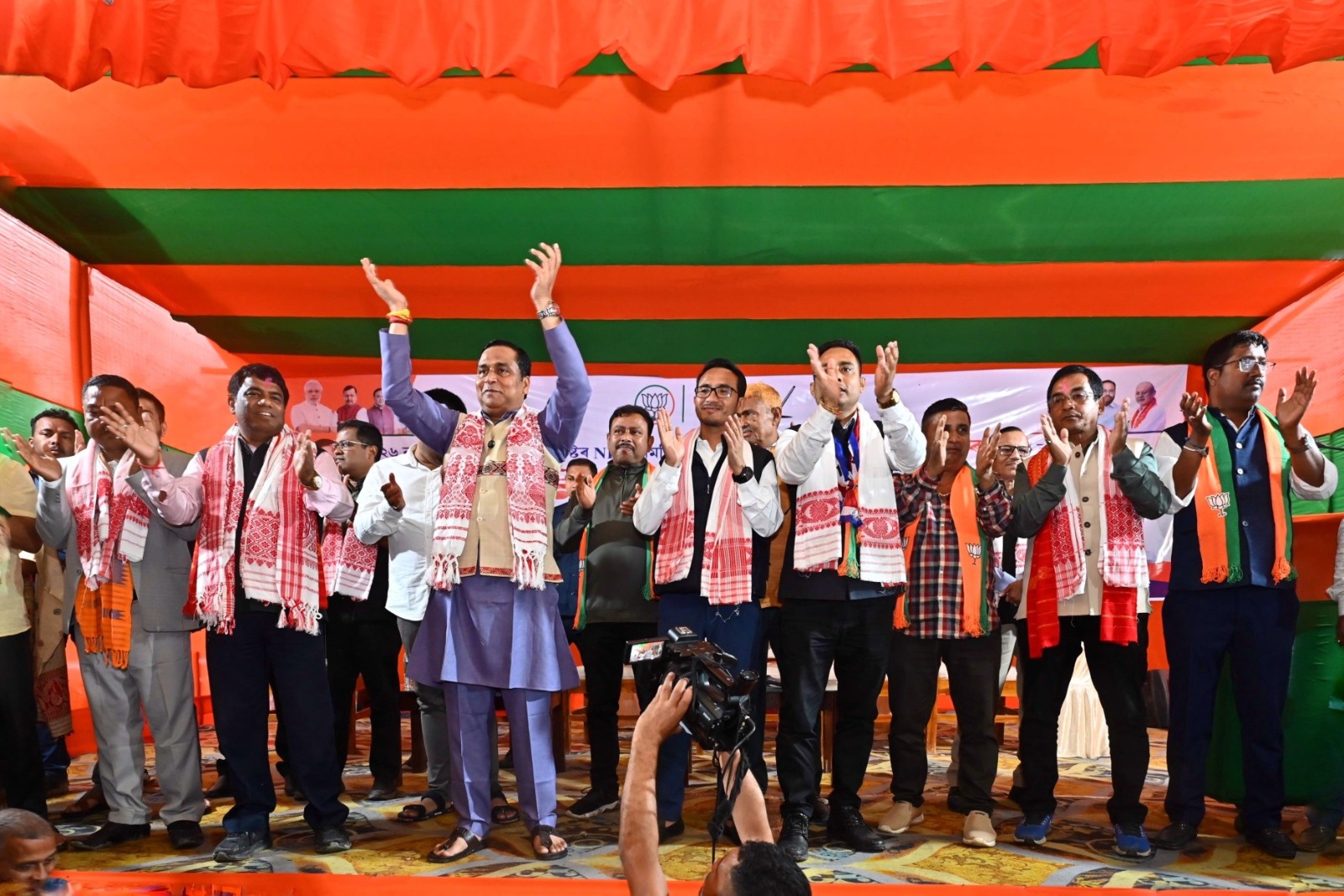 কেইবাখনো সভাত অংশ লৈ NDA ৰ প্ৰাৰ্থীৰ হৈ মন্ত্ৰী জয়ন্ত মল্লবৰুৱাৰ মাৰাথন প্ৰচাৰ অভিযান