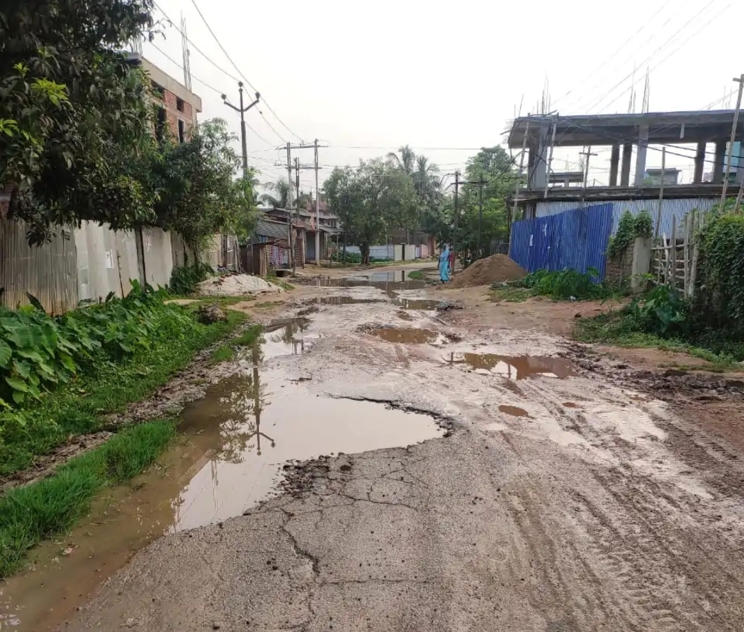 Hajo–Guwahati Road Turns Death Trap as Commuters Demand Urgent Repairs