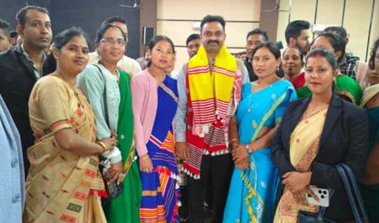 অসমৰ মাজুলীত “এক পেড় মা কে নাম” কাৰ্যসূচীত অংশগ্ৰহণ কৰিলে কেন্দ্ৰীয় গ্ৰামোন্নয়ন দপ্তৰৰ ৰাজ্যিক মন্ত্ৰীয়ে