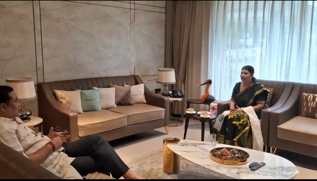 Assam Forest Minister Jayanta Mallabaruah Meets Conservationist Dr. Purnima Devi Barman, Reaffirms Commitment to Hargila Conservation