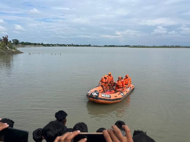 Brahmaputra Ferry Capsize in Nalbari Leaves Three Missing, Rescue Ops On
