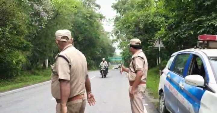 কাজিৰঙাৰ ৰাজপথেৰে উজনি-নামনি যাওতে হওক সাৱধান
